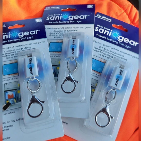 X3 SaniGear Portable Sanitizing UVC Light Keychain for IPHONE 3 Pack - Picture 1 of 3